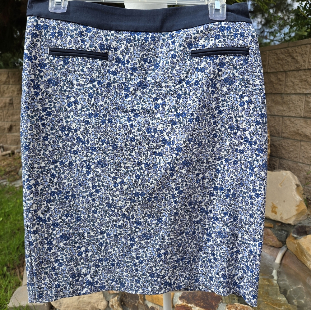 NWT Margaret M Blue and White Skirt